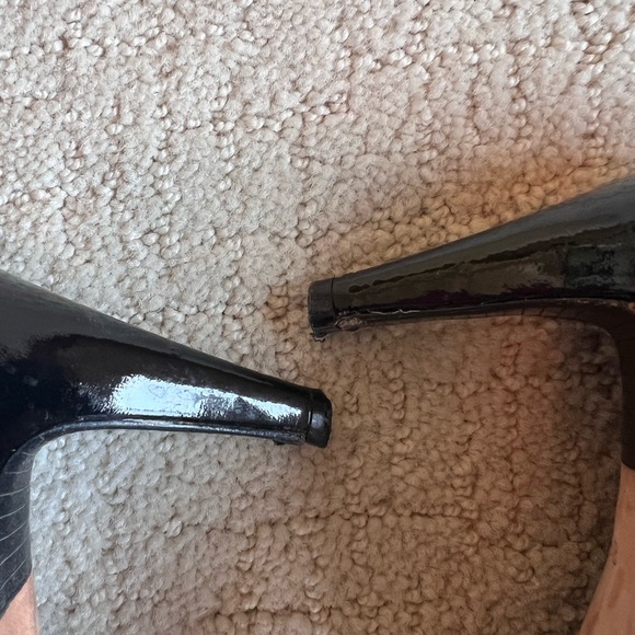 Beautiful patent Cole Han heels - Picture 5 of 10